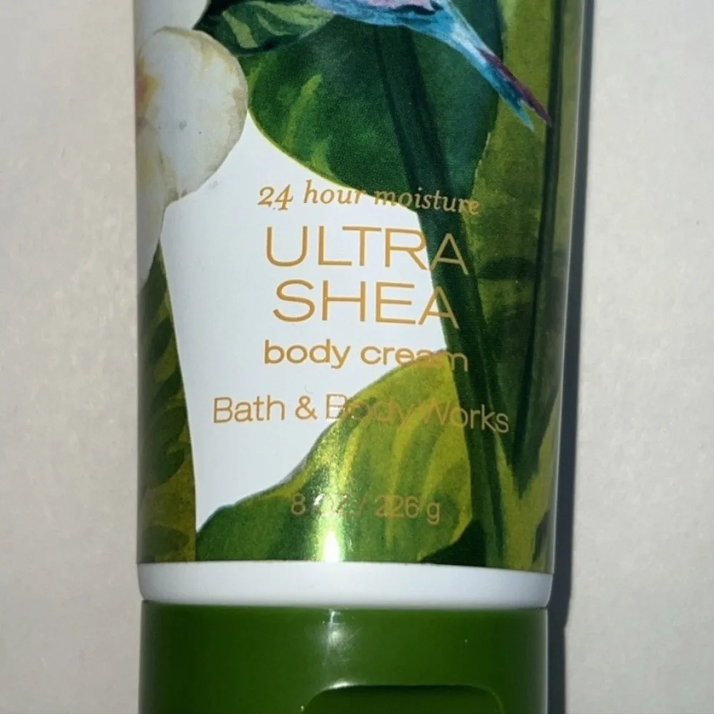 Bath & Body Works Fiji Pineapple Palm Body Cream - Green & Blue